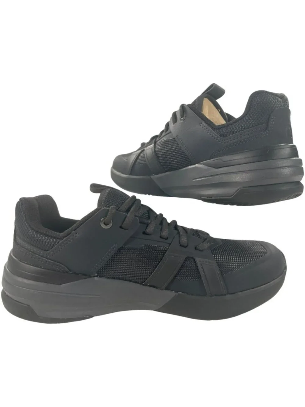 On The Roger Shoes CH Pro Youth Athletic Black Eclipse Tennis Sports Kids 4 NEW